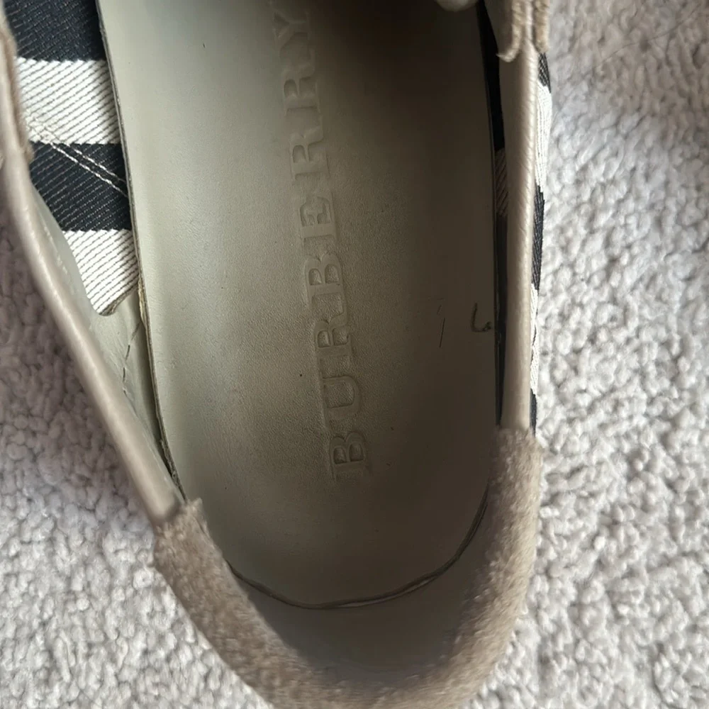 Used - Picture 3 of 5